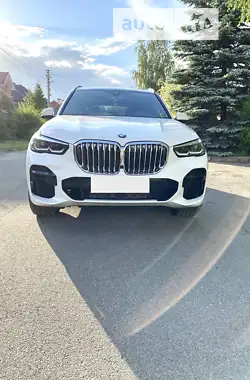 BMW X5 2022 - пробіг 20 тис. км