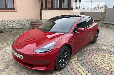 Tesla Model 3 2022 - пробег 20 тыс. км