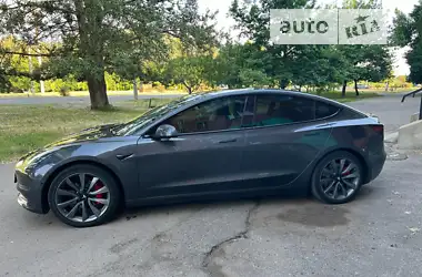 Tesla Model 3 2018 - пробіг 62 тис. км