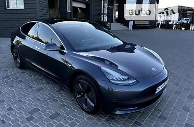Tesla Model 3 2018 - пробіг 69 тис. км