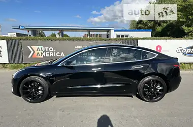 Tesla Model 3 2018 - пробіг 71 тис. км