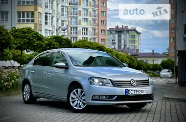 Volkswagen Passat 2013 - пробіг 141 тис. км