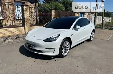 Tesla Model 3 2018 - пробіг 114 тис. км