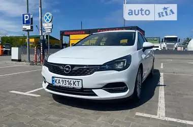 Opel Astra 2020 - пробіг 112 тис. км