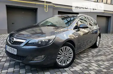 Opel Astra COSMO 2011 - пробіг 239 тис. км