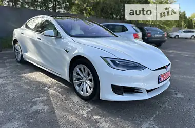 Tesla Model S 2017 - пробіг 99 тис. км