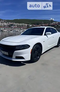 Dodge Charger 2016 - пробег 200 тыс. км