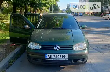 Volkswagen Golf 2000 - пробег 300 тыс. км