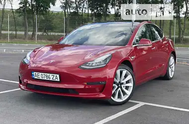 Tesla Model 3 2020 - пробіг 62 тис. км