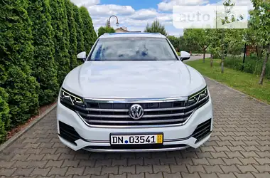 Volkswagen Touareg 2019 - пробіг 150 тис. км