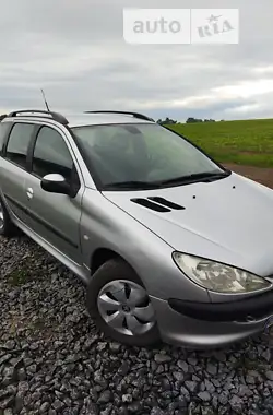 Peugeot 206 2004 - пробіг 238 тис. км