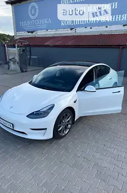 Tesla Model 3 2023 - пробіг 11 тис. км