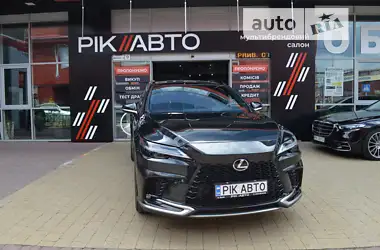 Lexus RX 2022 - пробіг 25 тис. км