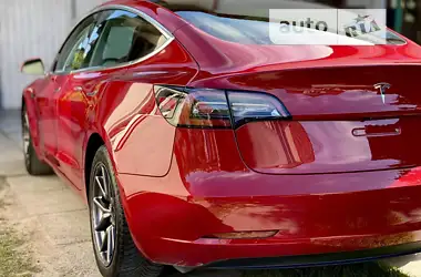 Tesla Model 3 2019 - пробіг 170 тис. км