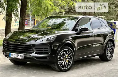 Porsche Cayenne 2019 - пробіг 90 тис. км