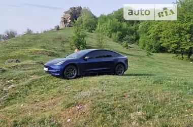 Tesla Model 3 2018 - пробіг 155 тис. км