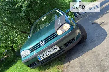 Volkswagen Golf 2001 - пробег 277 тыс. км