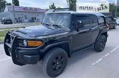 Toyota FJ Cruiser 2006 - пробіг 330 тис. км