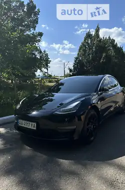 Tesla Model 3 2019 - пробег 54 тыс. км