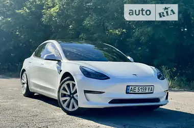 Tesla Model 3 2021 - пробіг 53 тис. км