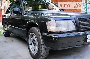 Mercedes-Benz 190 1987 - пробег 300 тыс. км