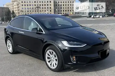 Tesla Model X 2017 - пробіг 109 тис. км