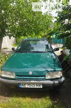 Renault 21 1990 - пробіг 300 тис. км