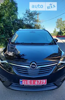 Opel Zafira 2018 - пробіг 97 тис. км