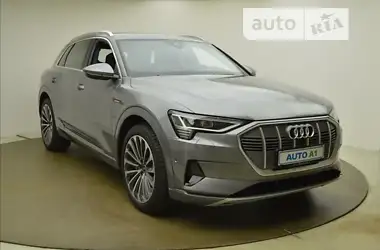 Audi e-tron 2022 - пробег 8 тыс. км