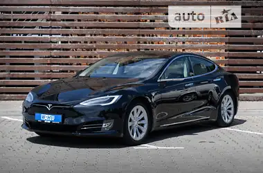 Tesla Model S 2018 - пробіг 101 тис. км