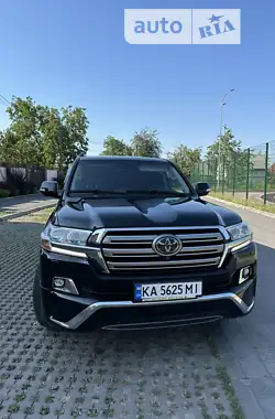 Toyota Land Cruiser 2018 - пробіг 113 тис. км