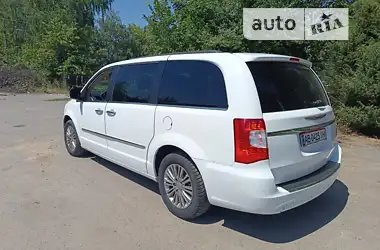 Chrysler Town & Country Limited 2013 - пробіг 169 тис. км