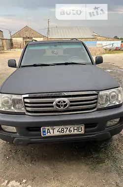 Toyota Land Cruiser 2002 - пробег 300 тыс. км