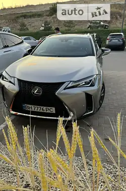 Lexus UX 2019 - пробег 65 тыс. км