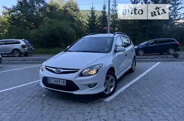 Hyundai i30 2010 - пробег 267 тыс. км