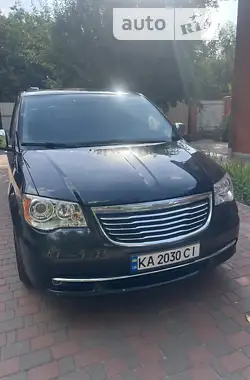 Chrysler Town & Country 2015 - пробег 160 тыс. км