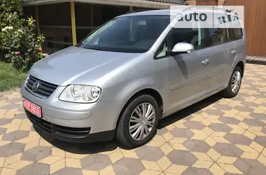 Volkswagen Touran 2003 - пробег 207 тыс. км