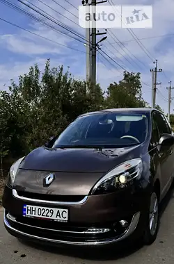 Renault Grand Scenic 2012 - пробіг 104 тис. км