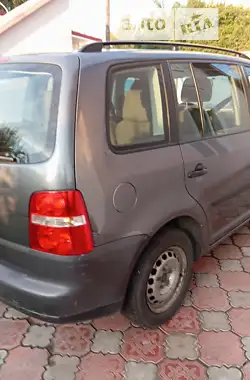 Volkswagen Touran 2004 - пробіг 198 тис. км