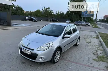 Renault Clio 2010 - пробіг 66 тис. км