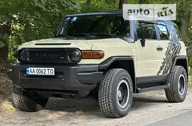 Toyota FJ Cruiser 2010 - пробіг 217 тис. км