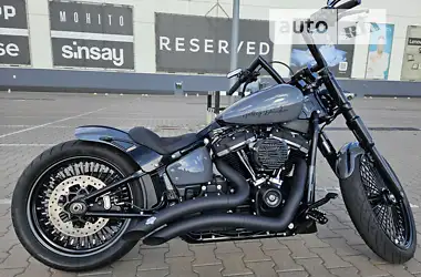 Harley-Davidson Custom 2020 - пробіг 5 тис. км