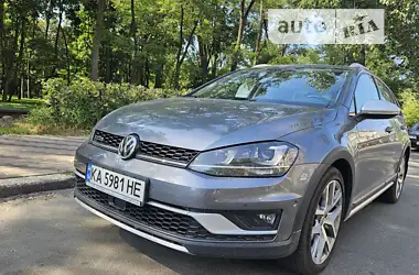 Volkswagen Golf Alltrack 2017 - пробег 69 тыс. км