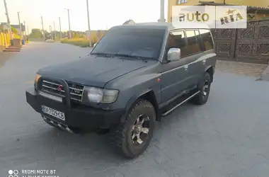 Mitsubishi Pajero 1997 - пробег 300 тыс. км