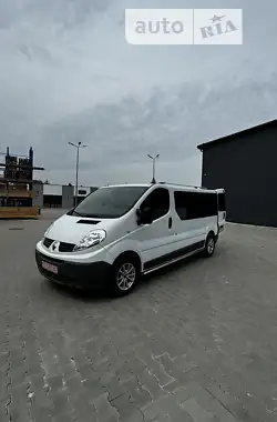 Renault Trafic 2013 - пробег 300 тыс. км