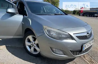 Opel Astra 2012 - пробіг 280 тис. км