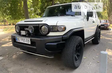 Toyota FJ Cruiser 2008 - пробіг 186 тис. км