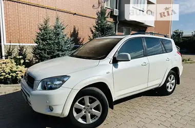 Toyota RAV4 2008 - пробіг 137 тис. км