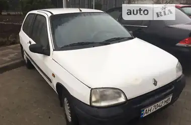 Renault Clio 1996 - пробег 256 тыс. км