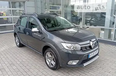 Renault Sandero StepWay 2021 - пробіг 25 тис. км